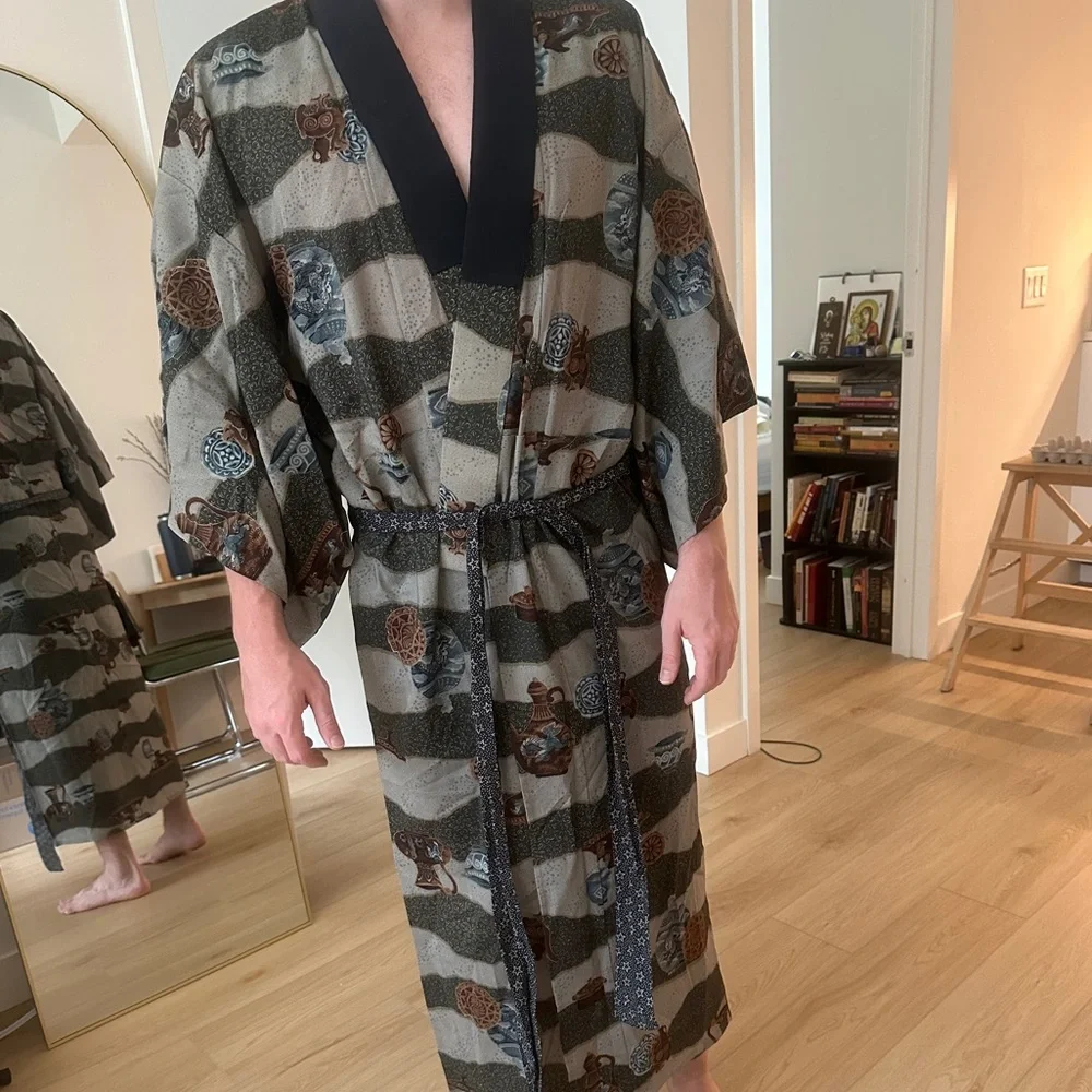Patterned Kimono Robe - Picture 2 of 4